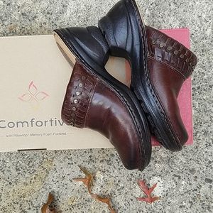 Comfortiva Lorain Memory Foam Leather Clog